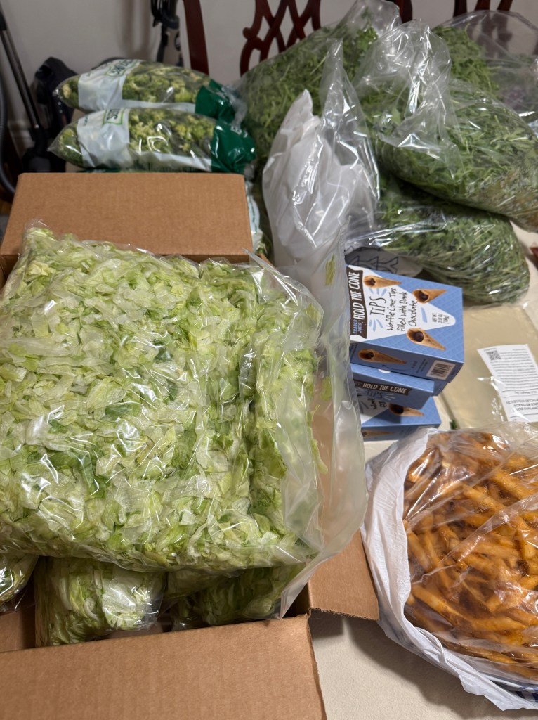 Image with lettuce, arugula, broccoli, snacks and French fries